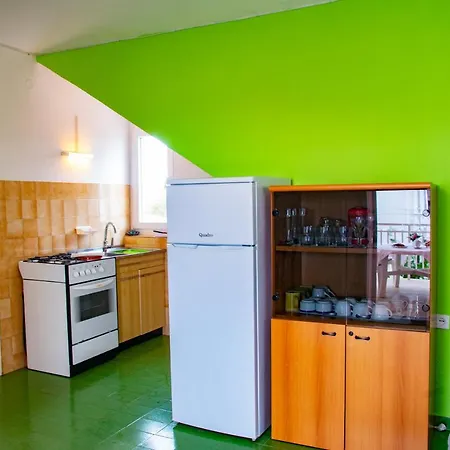 Tony - 2bdr Beachfront Apartament *