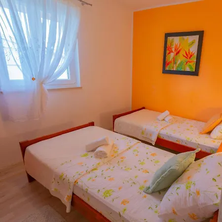 Apartment Tony - 2bdr Beachfront Jadrija