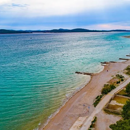 Apartament Tony - 2bdr Beachfront *