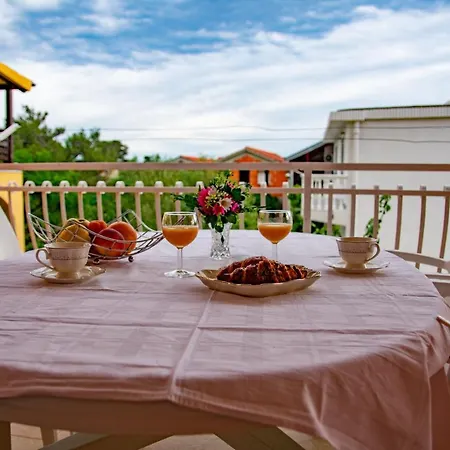 Apartament Tony - 2bdr Beachfront *