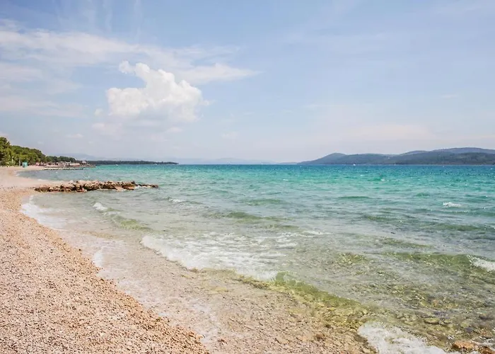 Tony - 2bdr Beachfront Apartament