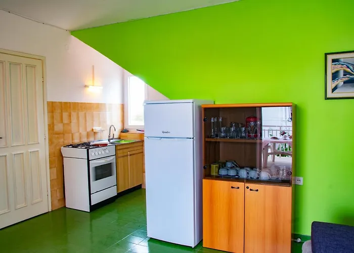 Tony - 2bdr Beachfront Apartament *