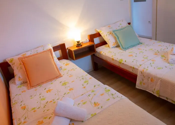 Tony - 2bdr Beachfront Apartament *